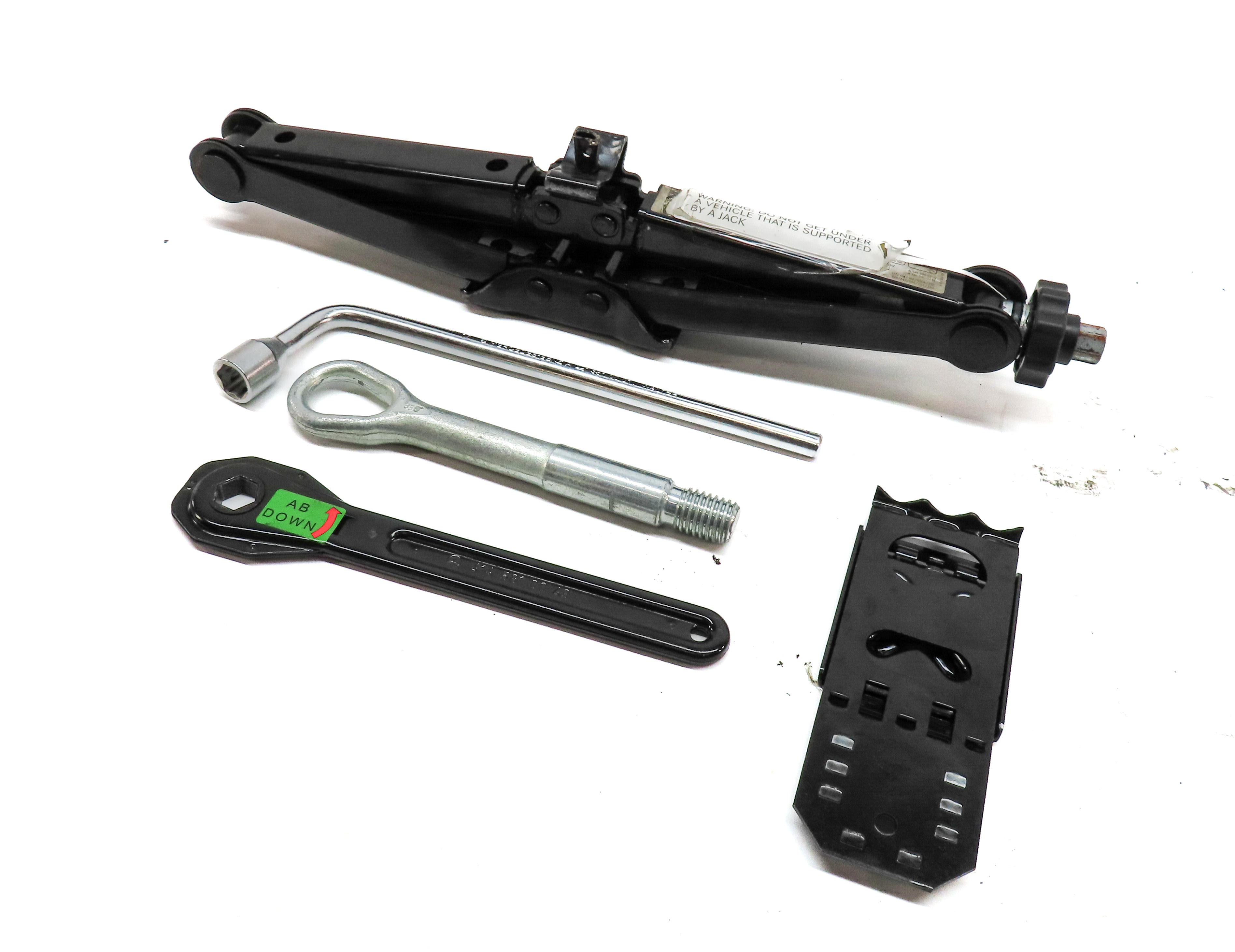 2015 MERCEDES GL550 (X166) EMERGENCY ROADSIDE JACK LUG TOW HOOK TOOL SET — exact item pictured